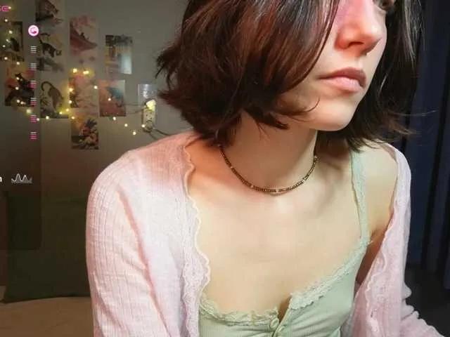 AllyAlice on BongaCams 