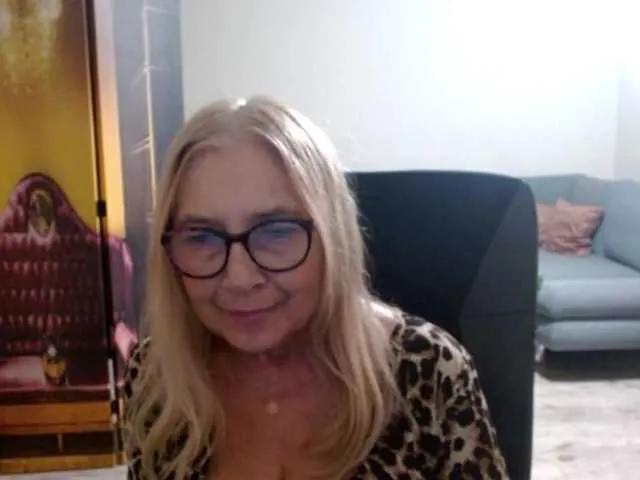 BlondeSofia's avatar