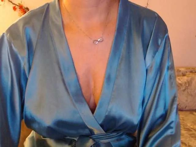 goodSnowQueen on BongaCams 