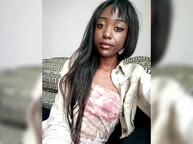 Hunnybee — Freechat on BongaCams