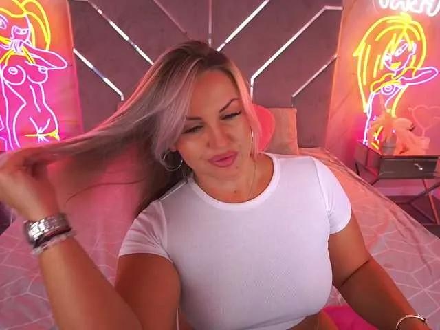 KiraCandyS — Vibrations on my lash, fantasizing, private chat games.