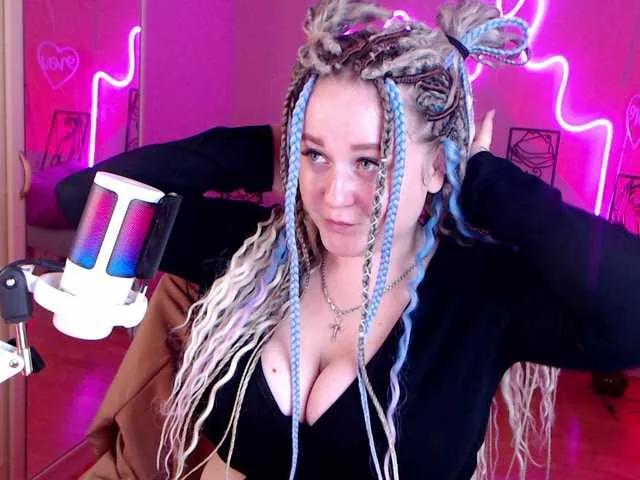 LizzyShine on BongaCams 
