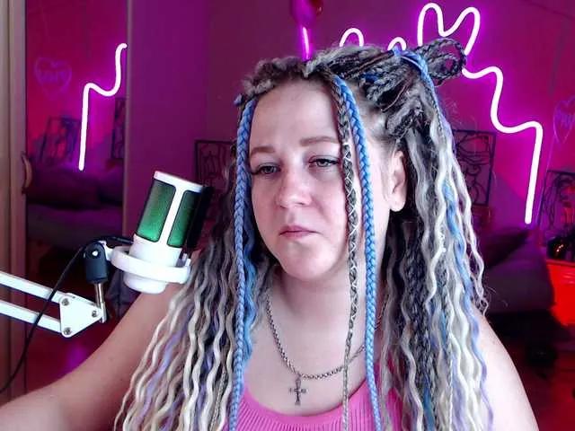 LizzyShine on BongaCams 