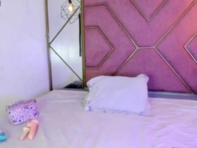 LunaZotto on BongaCams