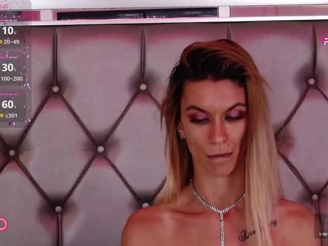 MayaHale on BongaCams 