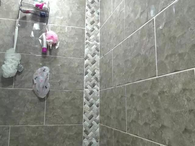 Mollyshake11 on BongaCams 
