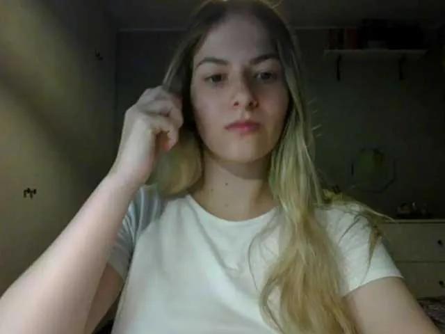 RosieJune's avatar
