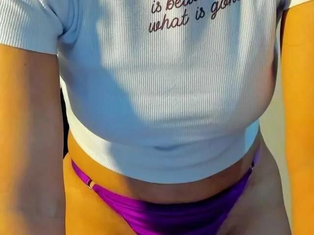 Samhotie on BongaCams