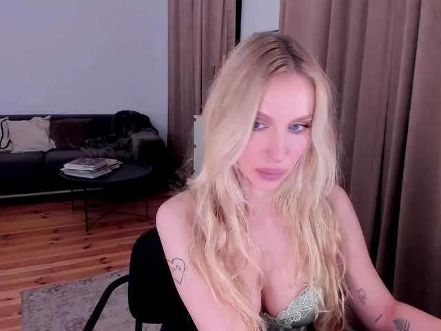 ToxicBlonde on BongaCams
