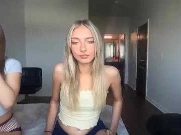 chloeros3e — top off  #petite #skinny #booty [999 tokens remaining]