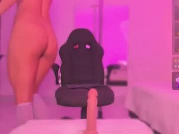emmily_savage on Chaturbate