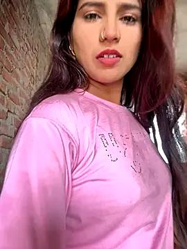 4U143 — Full nude show