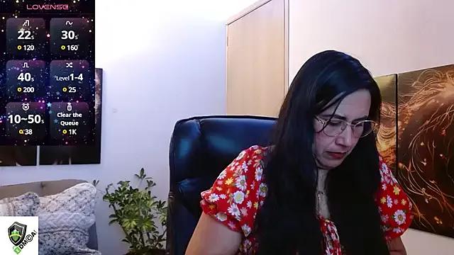 amalia_brunette on StripChat 