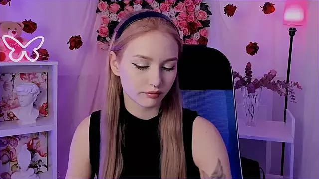 AvaDaviis on StripChat 