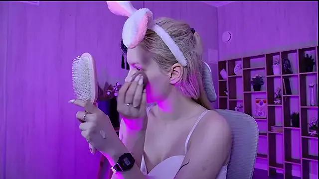 AvaDaviis on StripChat