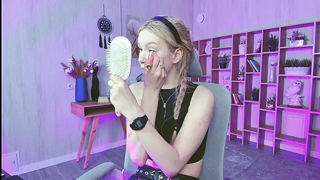 AvaDaviis on StripChat 