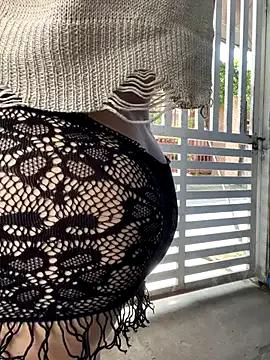 BigAssBee — Slapping the butt 30 times with a belt i