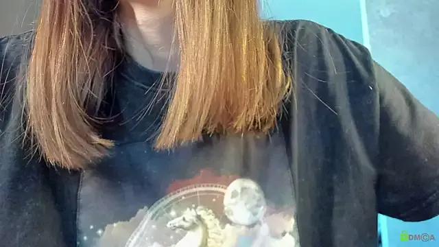 Courtney_Luv — 3 fingers in pussy to lick