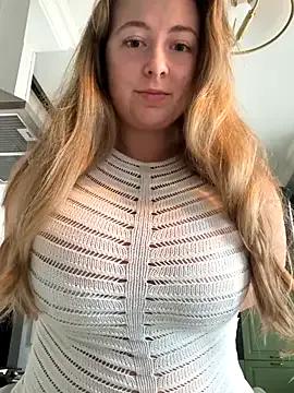 curvyflawless — Take off my shorts