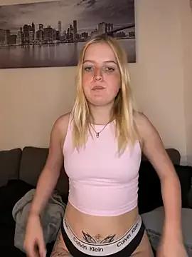 DieBlondeHannah — Stand up and Turn Around 