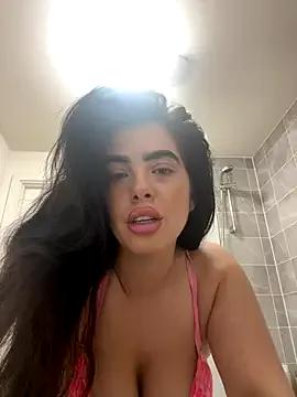 DollyMaee on StripChat