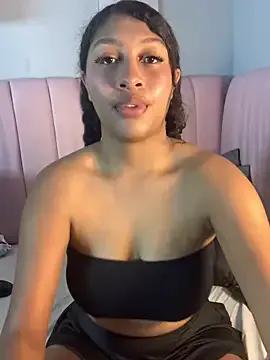 Emmacooperss on StripChat 
