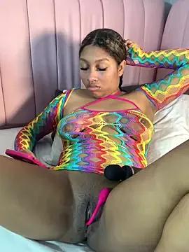 Emmacooperss on StripChat 