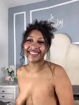 Emmacooperss on StripChat 