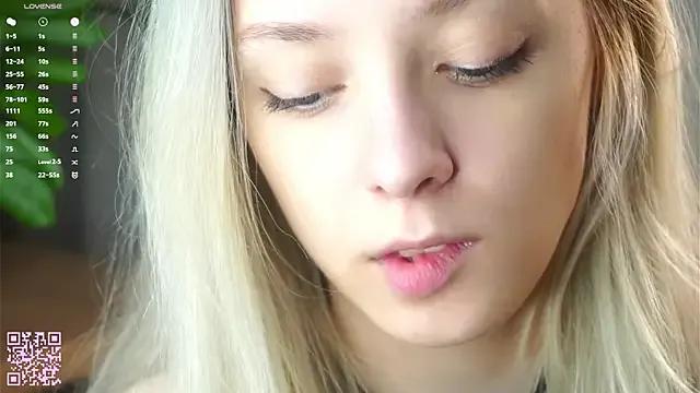 EngelFugler on StripChat 