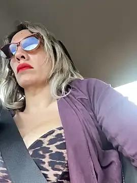 Gatitacarlita — Naked and Squirt in car