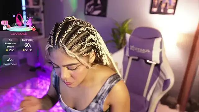 hannachris- on StripChat 