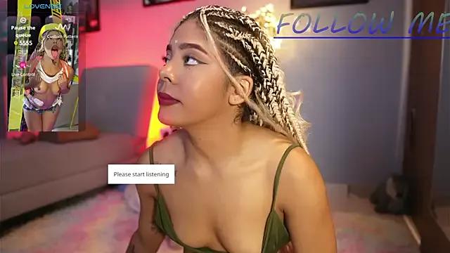 hannachris- on StripChat 