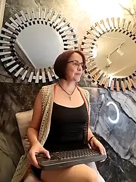 IsisBlake on StripChat 