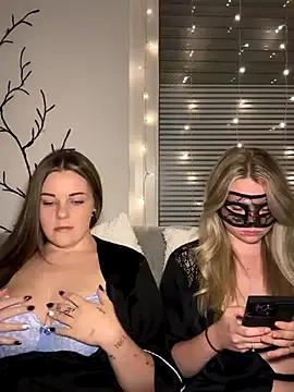 ItsLxsa — Oil Boobs 