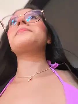 Juanita-Diaz — BIG SQUIRT IN PUBLI  FOUNTAIN + BOOBJOB