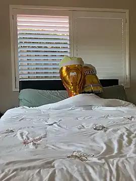 KaraMeii — Squirt Show