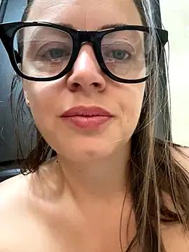 ladywithbigass — Wet squirt under table barista hotel 