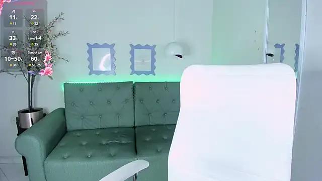 leila_whisper on StripChat 