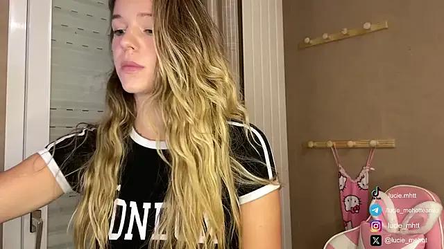 lucie_mehott — DESHABILLE MOI + CTRL