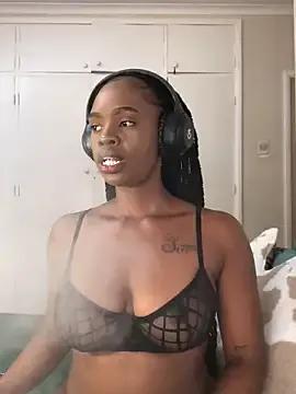 LuciousLips96 — Freechat on StripChat