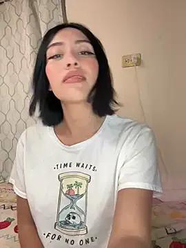 LunaAurora3 — Flash boobs