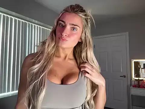 meggsworld — Freechat on StripChat