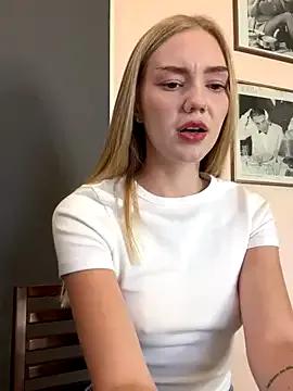MilaMoone — Ass up+ Show my WET PUSSY sweet shot