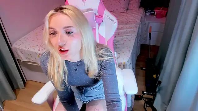 millypopa on StripChat 