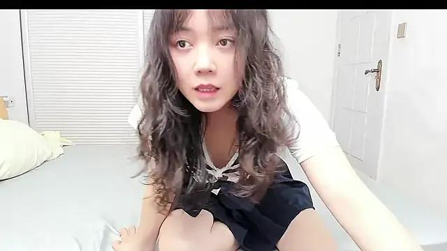 momo-small on StripChat 