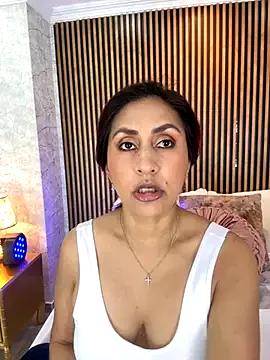 MonicaMoret — Pussy Fuck fingers 