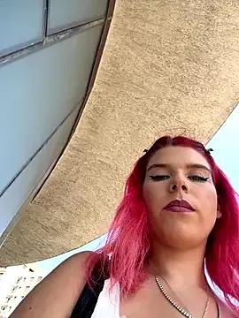 RiriRoseey on StripChat 