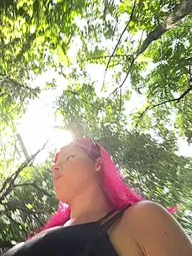 RiriRoseey on StripChat 