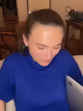 SophiiaStarr —  Shake and Smack my Butt 