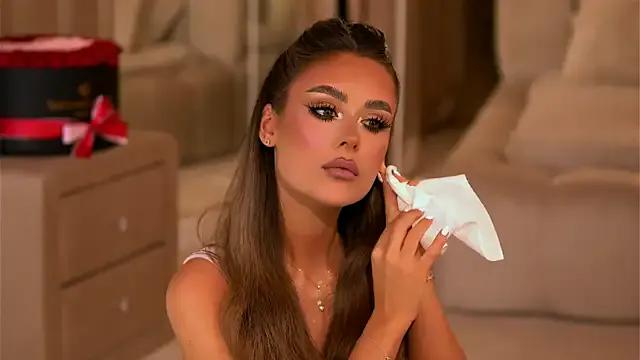 YasmineShaw — Domi Cumshow 